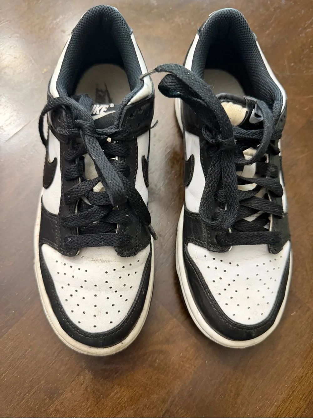 Nike Size 4 Youth Sneakers - Picture 5 of 7